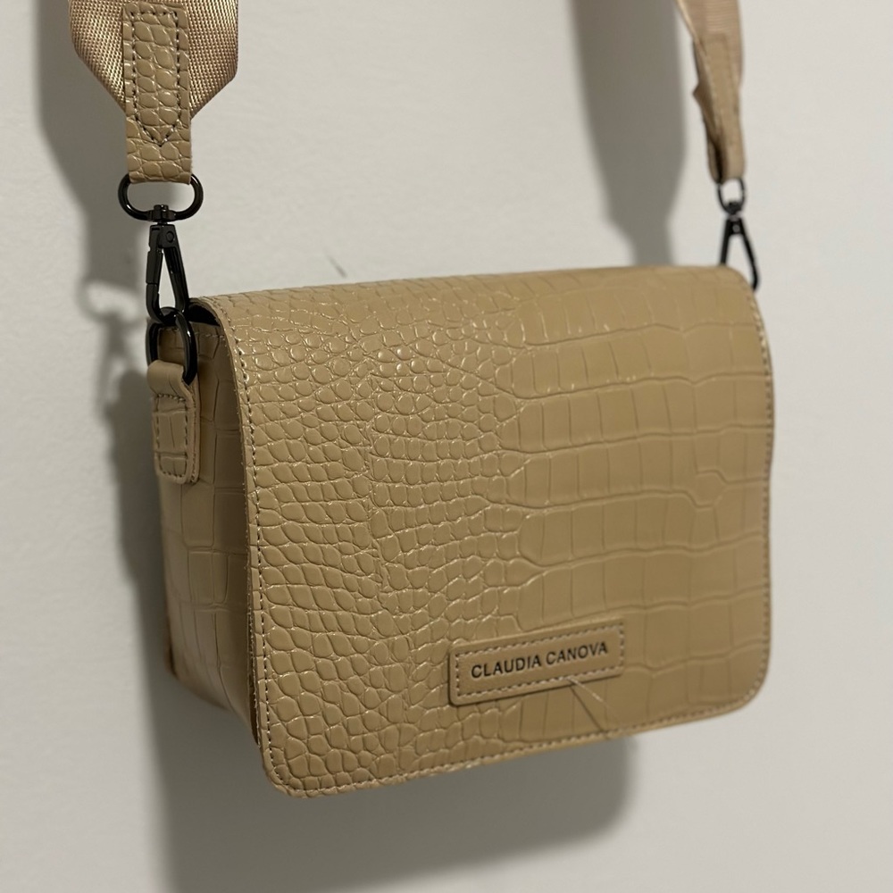 Wide strap crossbody bag in of white moc croc